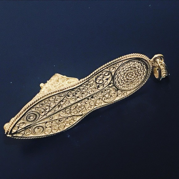 Special Holiday Gift - Handmade silver filigree slipper Pendant 2” long - Picture 4 of 5